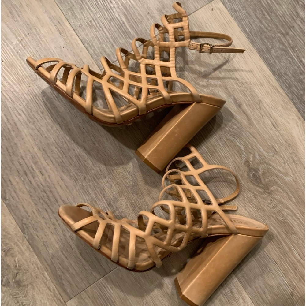 Schutz Jaden Caged Leather Chunky Block Heel Sandals in Tan Camel color Size 7.5
